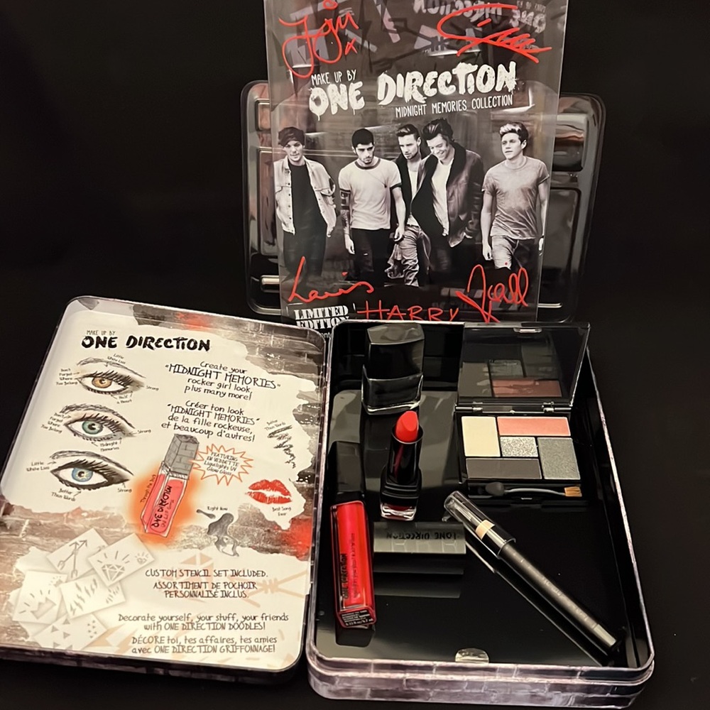 Makeup Kit By One Direction Midnight Memories Collection